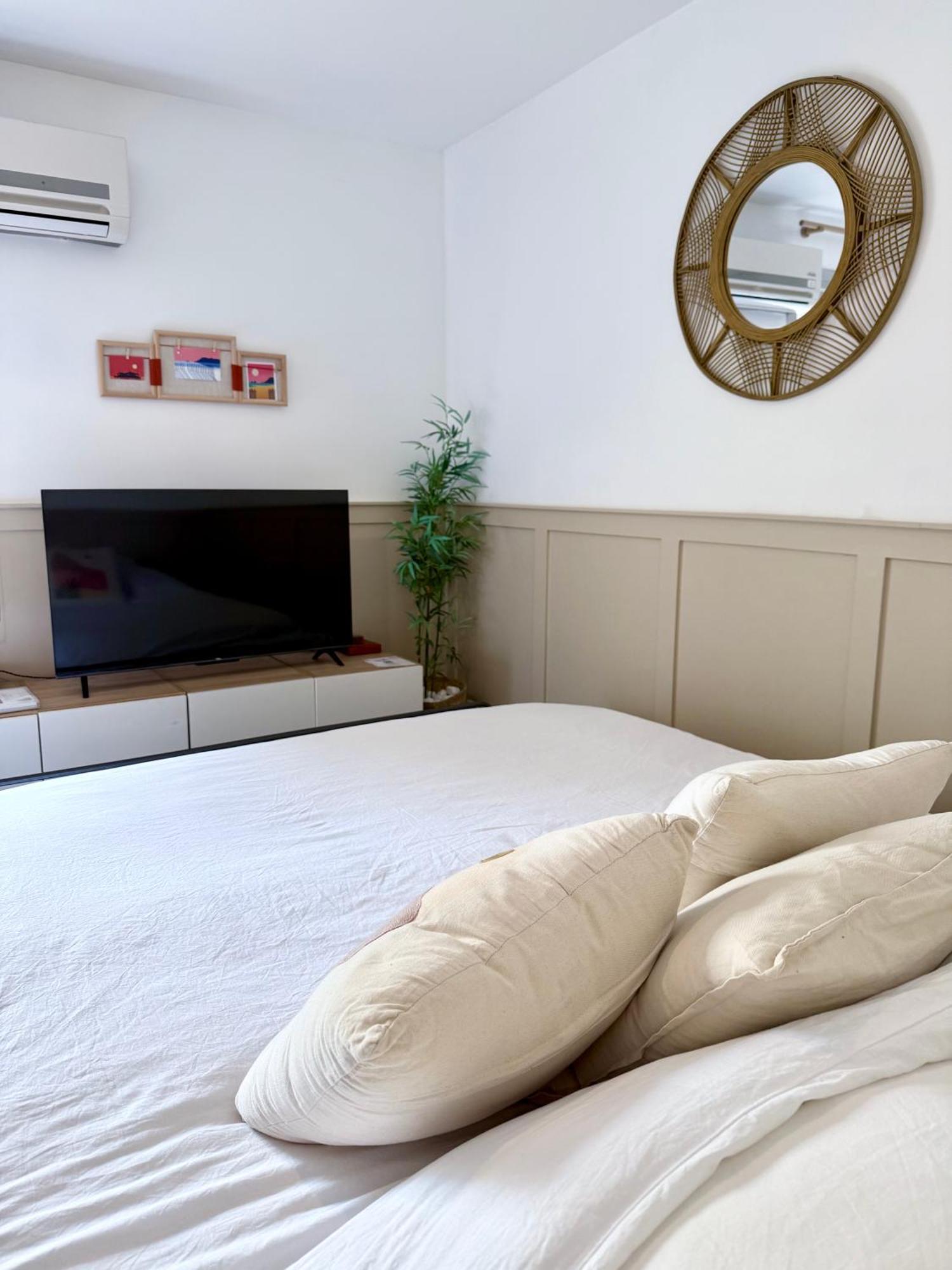 Appart Cosy, Piscine, Clim, Parking Prive - Proche Plage - Arrivee Autonome - Lit Queen Size Ла-Сейн-сюр-Мер Екстер'єр фото